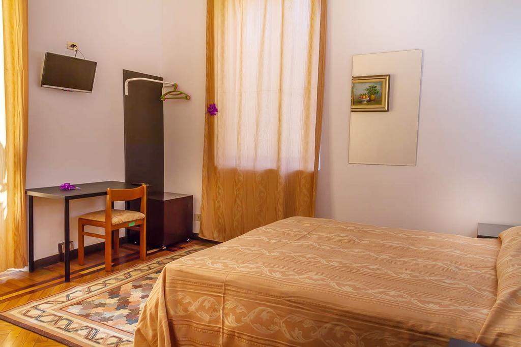 Hotel Luisa Milán Habitación foto