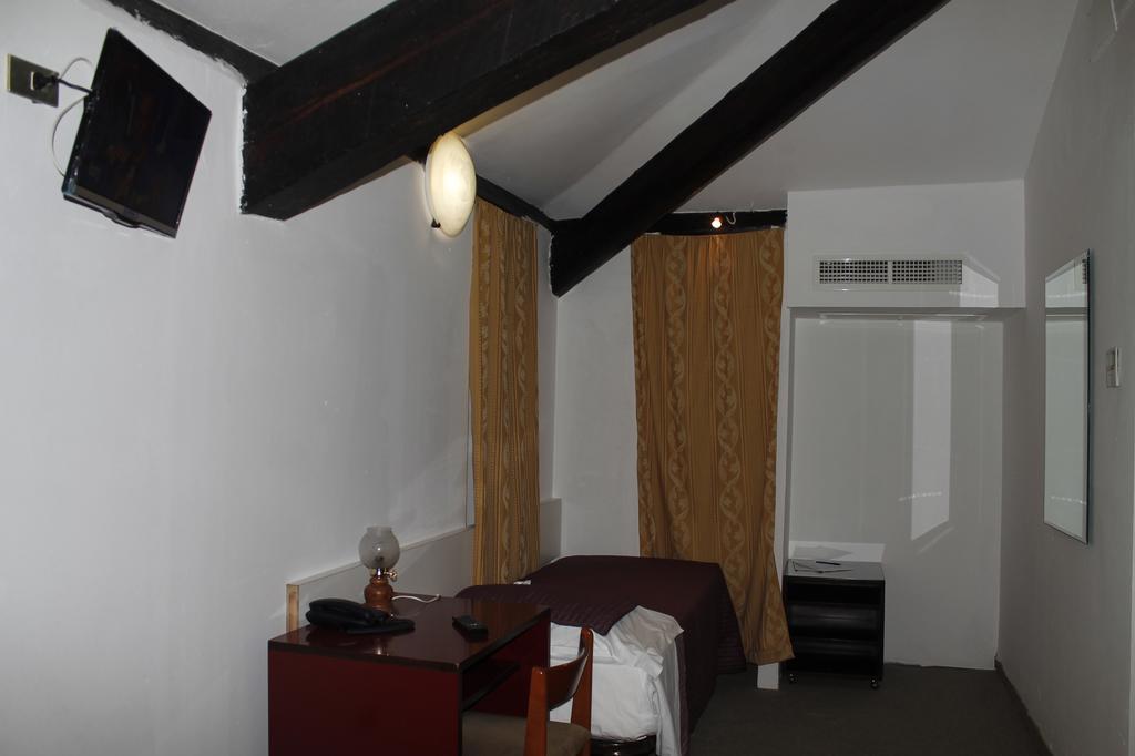Hotel Luisa Milán Habitación foto
